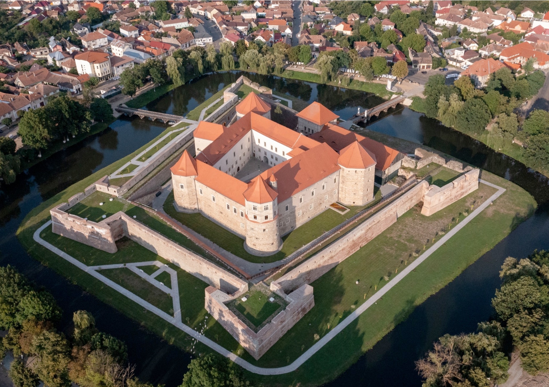 cetatea-fagaras.png
