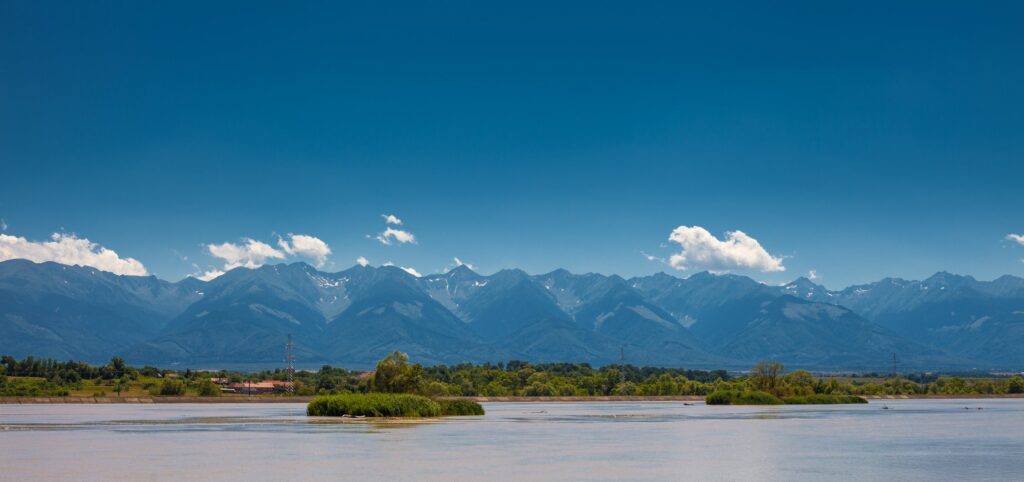 tarafagarasului11-1024x482.jpg
